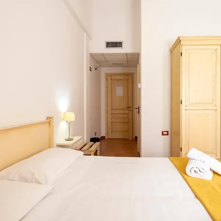 Hotell Hotel Marie Claire 3*