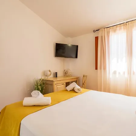 Hotell Hotel Marie Claire Lanusei